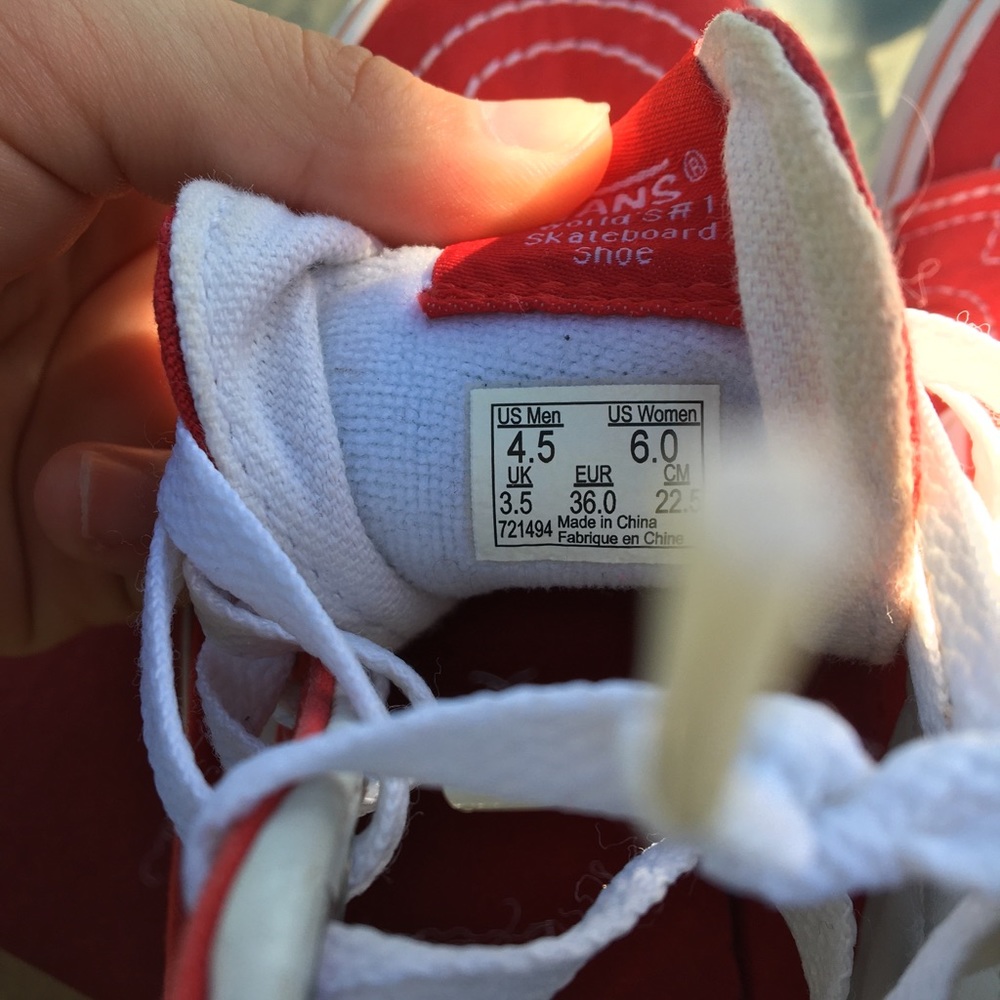 Red vans ! - Picture 8 of 8